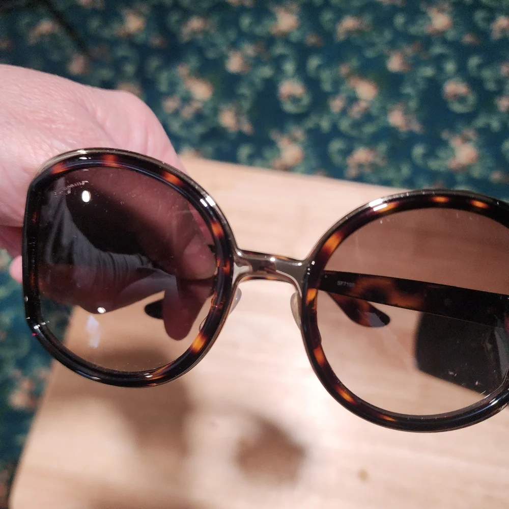 NWT Salvatore Ferragamo sunglasses authentic - Picture 5 of 8